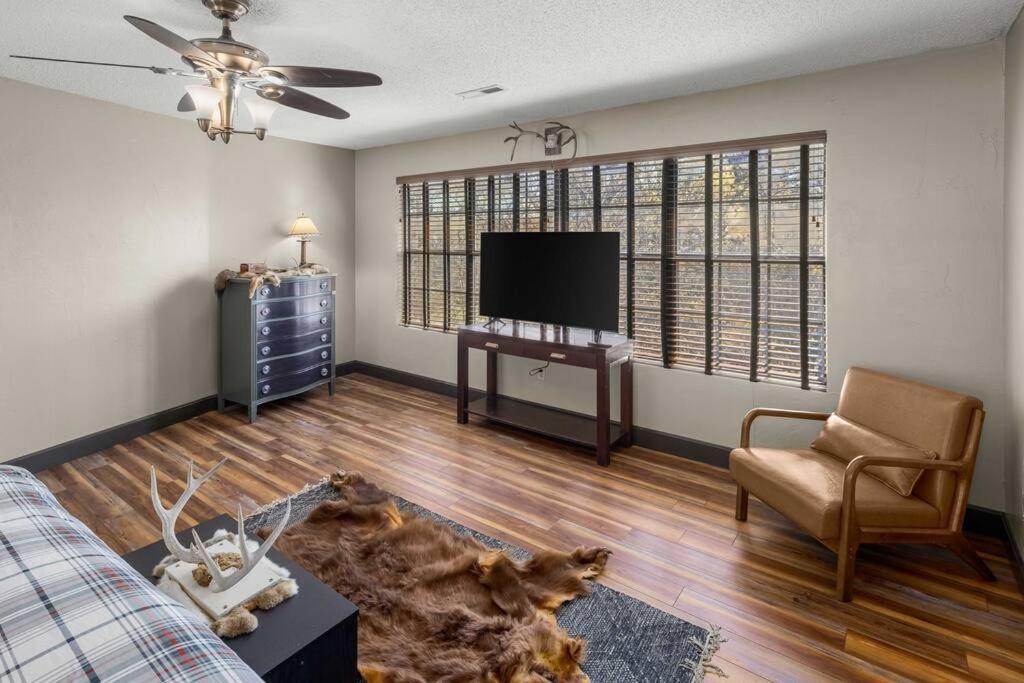 Stonegate Lodge Bear'S Den Kitchen, Pool, Firepit, Wifi ,Smart Tvs Eureka Springs Exterior photo