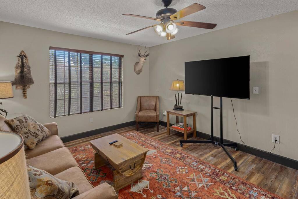 Stonegate Lodge Bear'S Den Kitchen, Pool, Firepit, Wifi ,Smart Tvs Eureka Springs Exterior photo