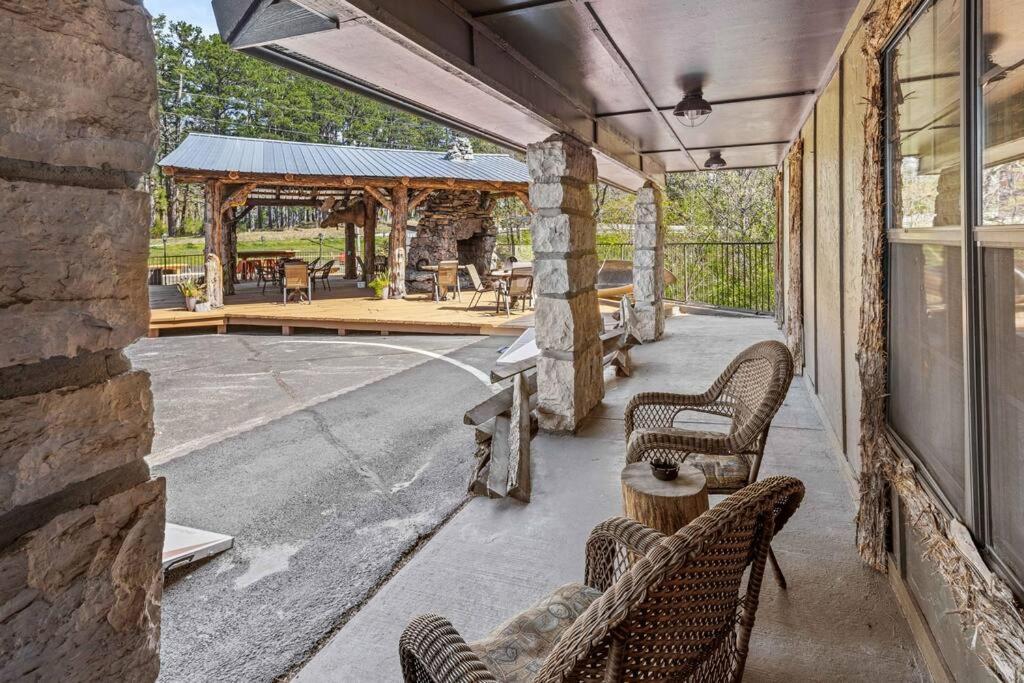 Stonegate Lodge Bear'S Den Kitchen, Pool, Firepit, Wifi ,Smart Tvs Eureka Springs Exterior photo