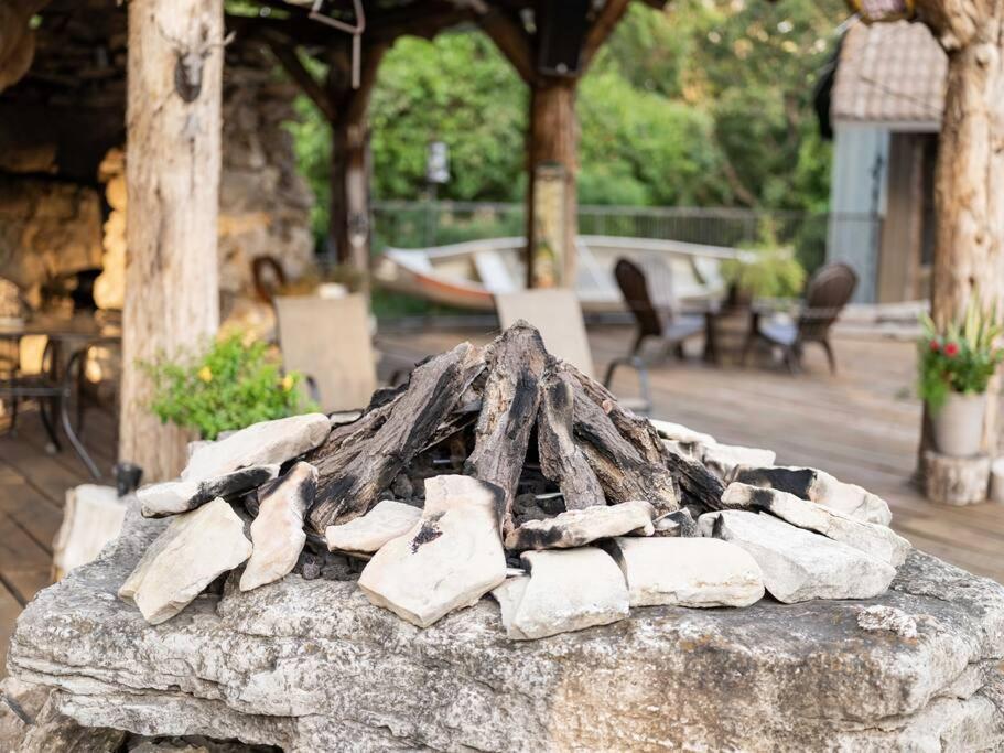 Stonegate Lodge Bear'S Den Kitchen, Pool, Firepit, Wifi ,Smart Tvs Eureka Springs Exterior photo