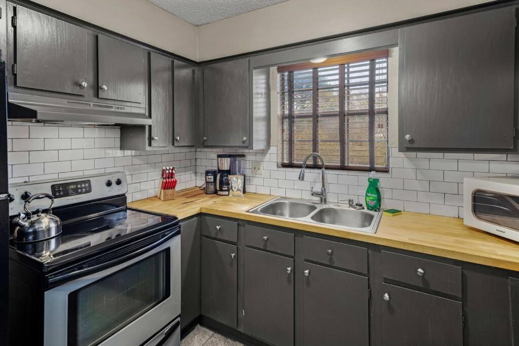 Stonegate Lodge Bear'S Den Kitchen, Pool, Firepit, Wifi ,Smart Tvs Eureka Springs Exterior photo